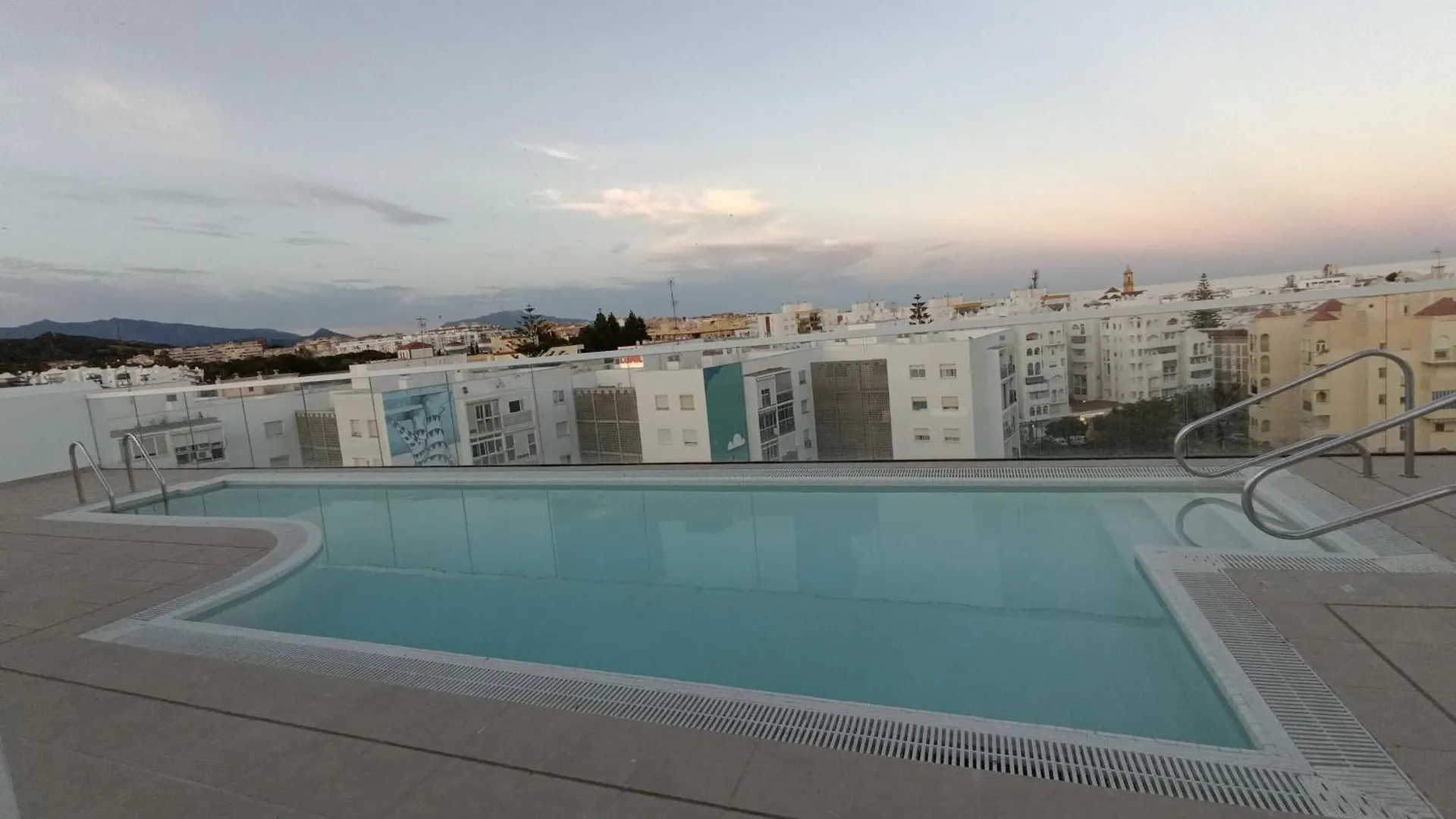 Oasis In Estepona With Parking 5Min From The Beach 0*,